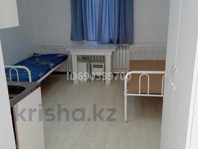 1-комнатная квартира, 20 м², 1 этаж помесячно, Есенова 71 — За ЖК Рамс Саяхат за 120 000 〒 в Алматы, Жетысуский р-н