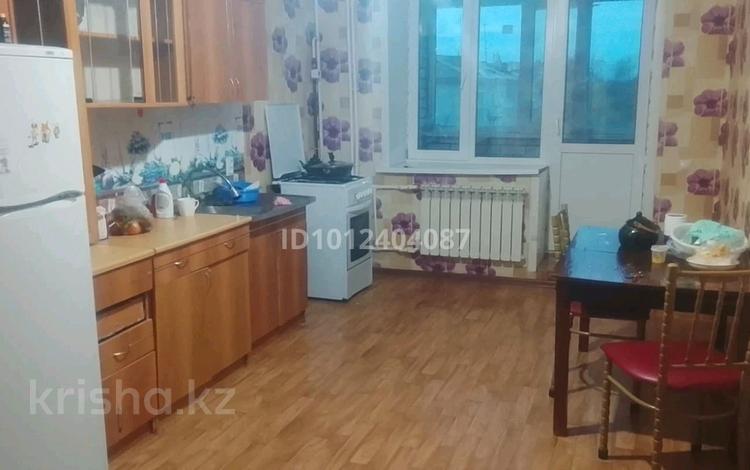 1 комната · 70 м² · 5/6 этаж, мкр 4 4 — Сергей Тюленина 4 за 45 000 ₸ в Уральске — фото 2
