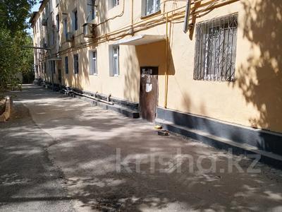 2-комнатная квартира · 43 м² · 1/3 этаж, Айбергенова — Аскарова - Республики, школа №20 за 15.3 млн ₸ в Шымкенте, Аль-Фарабийский р-н
