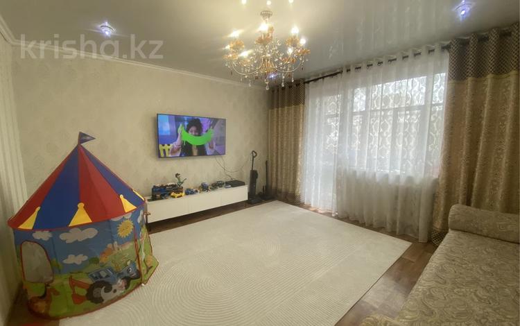3-комнатная квартира · 65 м² · 3/5 этаж, Майкудук, мкр Восток-3 за 23 млн ₸ в Караганде, Алихана Бокейханова р-н — фото 2