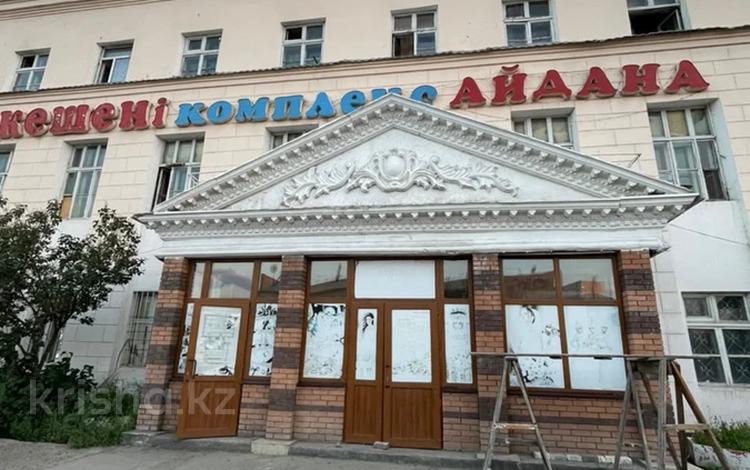 Еркін, кеңселер, дүкендер мен бутиктер, қоймалар, қоғамдық тамақтану орны, сұлулық салондары, монша, қонақ үй және демалыс орындары, медорталықтар мен дәріханалар, білім орталықтары, ойын-сауық · 2923.5 м², бағасы: 405 млн ₸ в Семее — фото 5