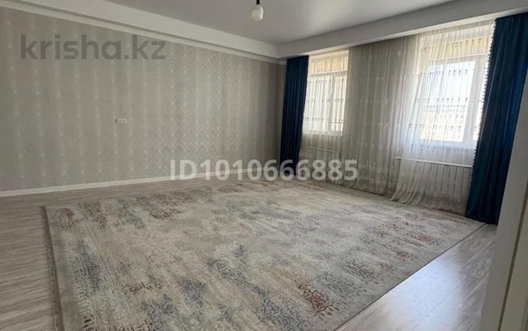 2-бөлмелі пәтер · 80 м² · 4/10 қабат, 17-ш/а. 103, бағасы: 13 000 ₸ в Актау, 17-й мкр — фото 2