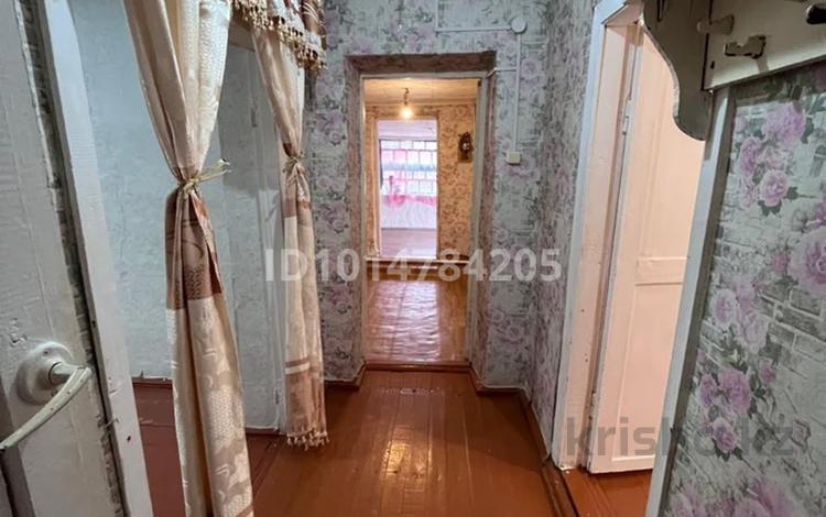 Часть дома · 4 комнаты · 92 м² · 400 сот., Братская 14/1 — Есенжанов көшесінің қиылысы за 8 млн ₸ в Акжаик — фото 2