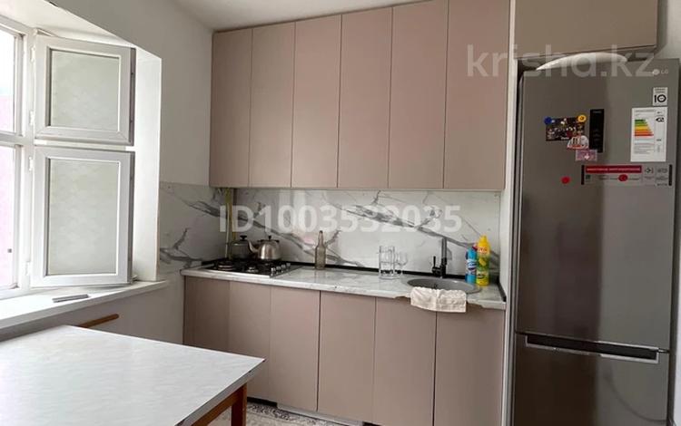 2-комнатная квартира · 55 м² · 1/5 этаж, мкр Жулдыз, Кажел Сариева 64 а за 16.5 млн 〒 в Атырау — фото 2