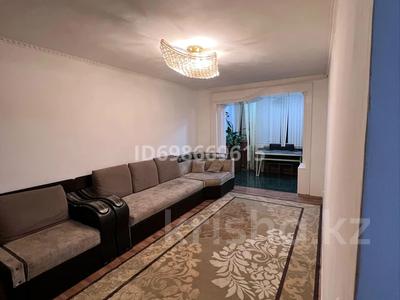 4-бөлмелі пәтер · 70 м² · 2/4 қабат, Абая 127 — Акимат облостной, бағасы: 200 000 〒 в Таразе
