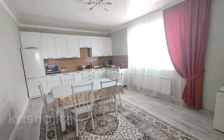 Жеке үй · 4 бөлме · 120 м² · 10 жүзд., Еңлік-Кебек 39 — Возле 45 школы, бағасы: 26 млн ₸ в Актобе, жилой массив Акжар-2 — фото 3
