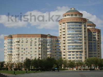 4-комнатная квартира · 200 м² · 4/18 этаж, Б.Кулманова 1 за 77.5 млн 〒 в Атырау