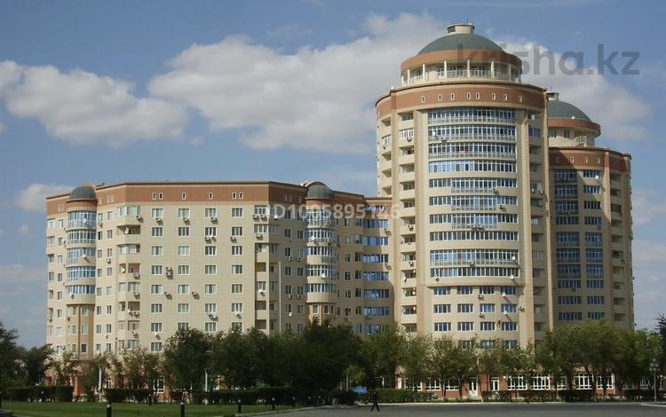 4-комнатная квартира · 200 м² · 4/18 этаж, Б.Кулманова 1 за 77.5 млн ₸ в Атырау — фото 2