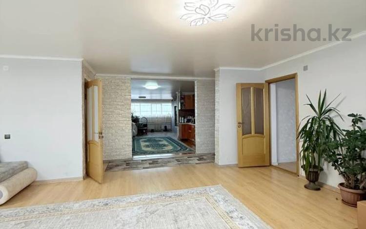 4-комнатная квартира · 182 м² · 15/15 этаж, мкр Мамыр-3 — Саина Шаляпина за 83 млн ₸ в Алматы, Ауэзовский р-н — фото 2