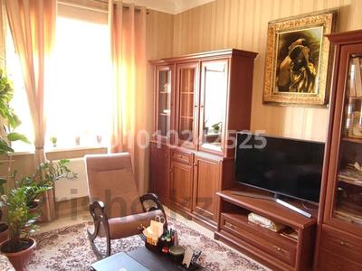 3-бөлмелі пәтер · 80 м² · 11/16 қабат, Валиханова 12 — 3-комн. (80 м²) в Золотом квадрате. ЖК Абай-2, бағасы: ~ 40 млн ₸ в Астане, р-н Байконур