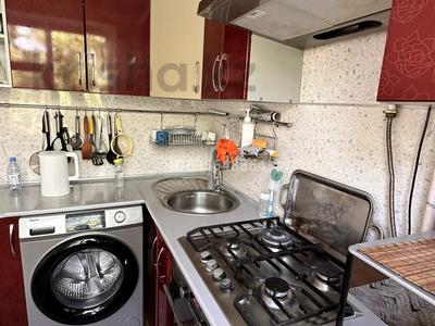 3-комнатная квартира · 63 м² · 4/5 этаж, Ихсанова 73 за 23 млн ₸ в Уральске, мкр Школьник