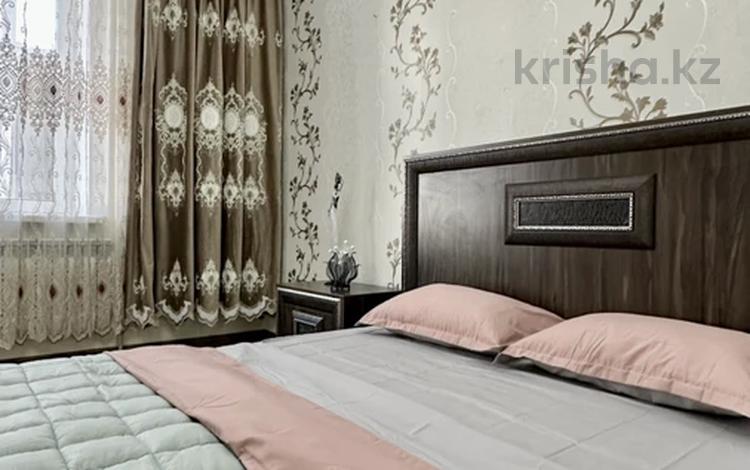 2-комнатная квартира · 90 м² · 5/8 этаж, мкр Нурсая, Султанахмет Кожыков 4г — Габдиева за 3 000 〒 в Атырау — фото 13