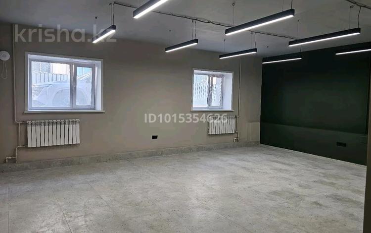 Кабинеты и рабочие места · 50 м² за 250 000 ₸ в Кокшетау — фото 2