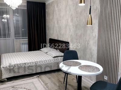 Аренда квартир по часам в Абай обл.: 1-комнатная квартира · 35 м² · 6/9 этаж · по часам, Джамбула за 2 500 〒 1-комнатная квартира · 35 м² · 6/9 этаж · по часам, Джамбула за 2 500 〒 в Семее