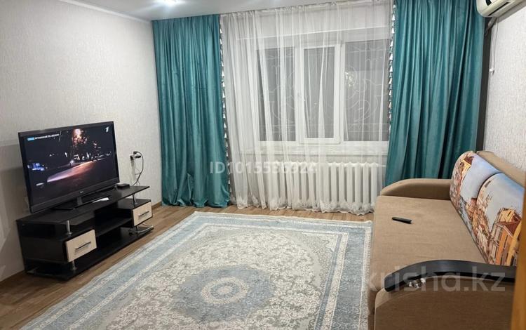 2-бөлмелі пәтер · 60 м² · 1/5 қабат, Қонаев ш/а. 63, бағасы: 200 000 ₸ в Уральске, мкр Кунаева — фото 2