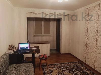 1-комнатная квартира, 33 м², 2/5 этаж, мкр Аксай-2 за 19.5 млн 〒 в Алматы, Ауэзовский р-н