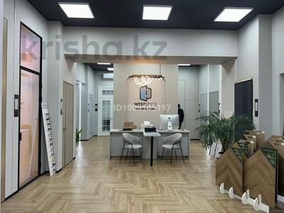 Бизнес - салон межкомнатных дверей · 106 м², бағасы: 14.5 млн 〒 в Атырау