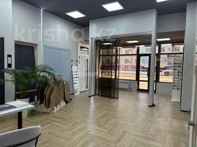 Бизнес - салон межкомнатных дверей · 106 м² за 19.5 млн 〒 в Атырау