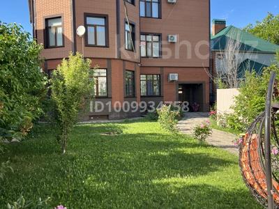 3-комнатная квартира · 167 м² · 1/3 этаж, Льва Толстого 49 за 77.5 млн ₸ в Уральске