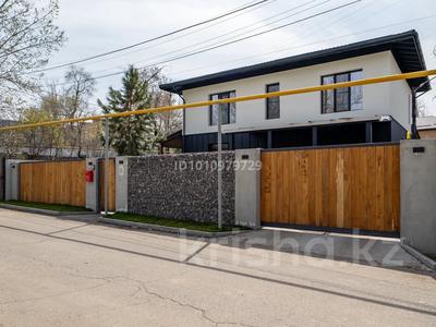Отдельный дом · 3 комнаты · 90 м² · 4 сот., Пятницкого 66 — Университет ГАЗГАСА за 170 млн 〒 в Алматы, Ауэзовский р-н