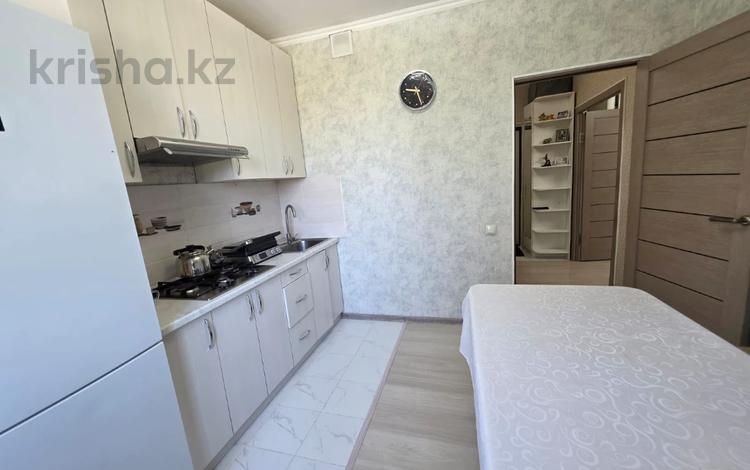1-бөлмелі пәтер · 40 м² · 3/6 қабат, мкр Кокжиек, бағасы: 23.5 млн ₸ в Алматы, Жетысуский р-н — фото 2