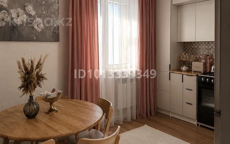 2-комнатная квартира · 48 м² · 1/9 этаж, мкр Мамыр-4 301 за 40 млн ₸ в Алматы, Ауэзовский р-н — фото 2