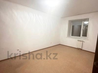 2-комнатная квартира · 54 м² · 2/9 этаж, Жабаева за 26.5 млн 〒 в Петропавловске