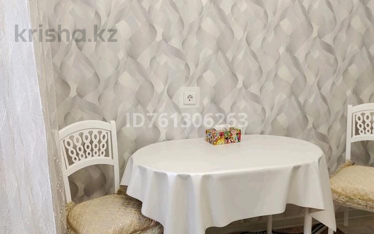 1-бөлмелі пәтер · 52 м² · 2/5 қабат, Проспект Абая 5 3 — Районная больница, бағасы: 17 500 ₸ в Хромтау — фото 2