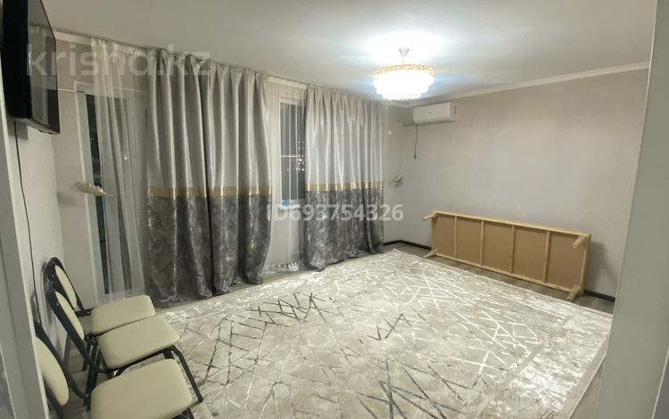 2-комнатная квартира, 60 м², 3/12 этаж помесячно, 9 44/1 за 150 000 〒 в Туркестане — фото 2