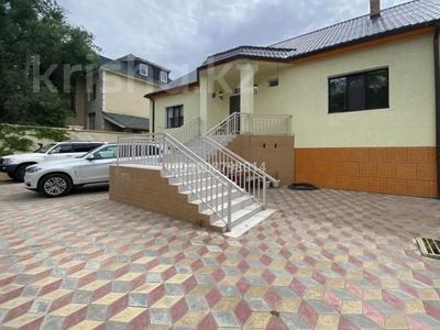 Отдельный дом · 8 комнат · 450 м² · 10 сот., Еділ 1 — Волгоградская за 130 млн ₸ в Атырау, мкр Жилгородок