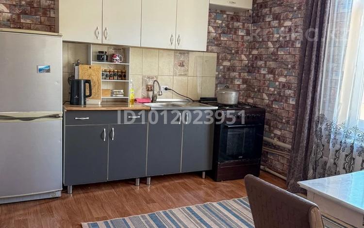 3-комнатная квартира · 60 м² · 2/2 этаж, Мәмбетов көш. 24 за 10.5 млн ₸ в  — фото 2