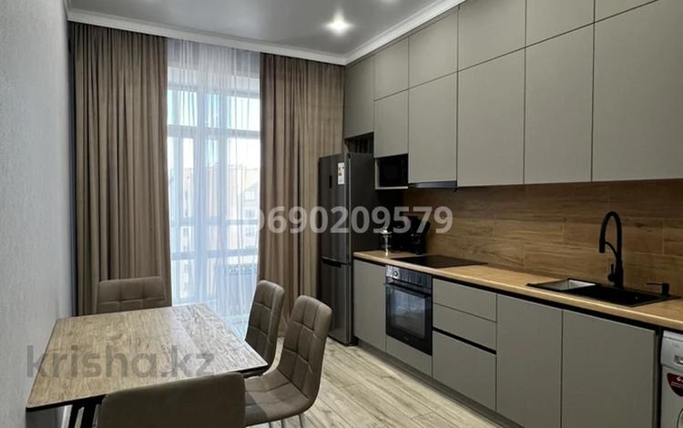1-комнатная квартира · 46 м² · 8/10 этаж, Строителей 33/14 за 270 000 〒 в Караганде, Казыбек би р-н — фото 2