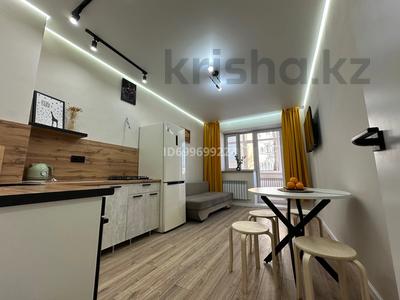 2-бөлмелі пәтер · 75 м² · 1/9 қабат, Молдавская 2/1 — Центр, Универмаг(8я школа 2 минут), бағасы: 36 млн ₸ в Уральске