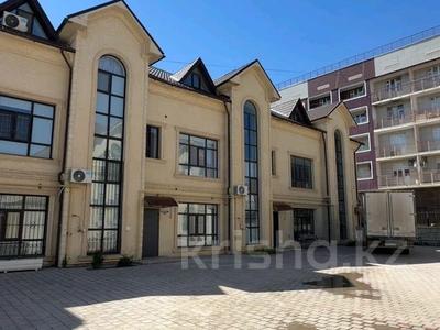 Часть дома · 6 комнат · 300 м² · 10 сот., мкр "Шыгыс 1" за 79 млн ₸ в Актау, мкр "Шыгыс 1"