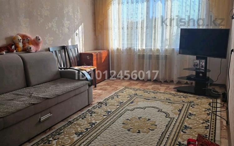 3-комнатная квартира · 63 м² · 4/9 этаж, мкр 4 3/1 — напротив ТЦ Астана за 26 млн ₸ в Уральске — фото 2