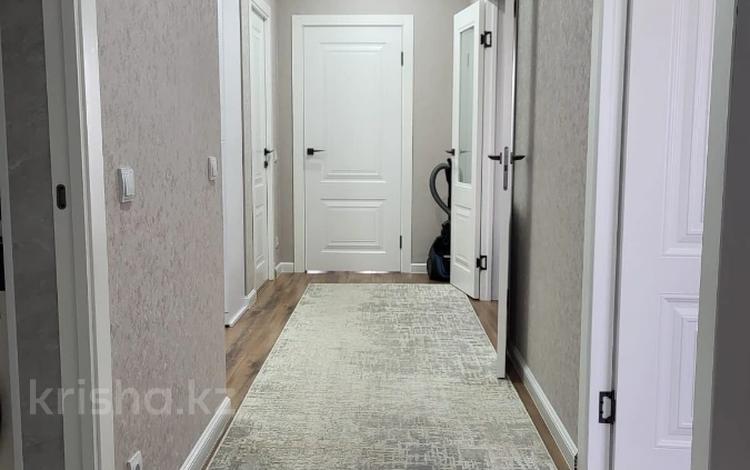3-комнатная квартира · 90 м² · 8/9 этаж, мкр. Алтын орда за 36.5 млн ₸ в Актобе — фото 8