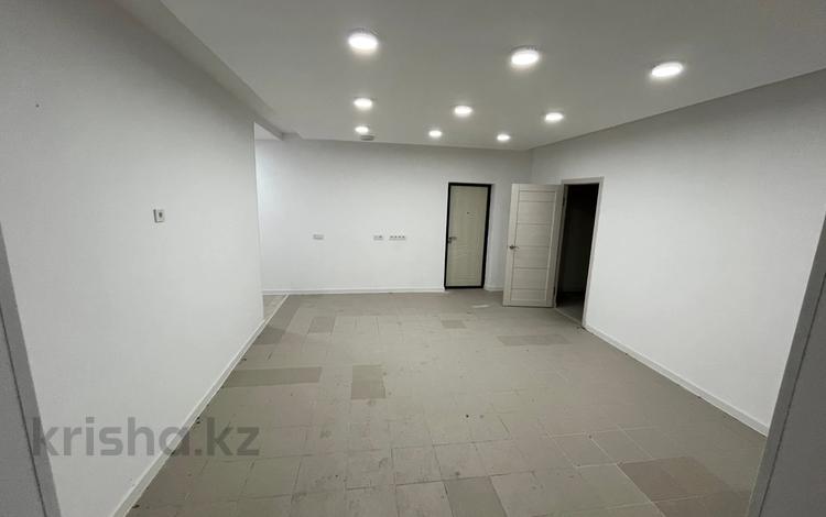Свободное назначение, офисы, магазины и бутики, склады, фитнес и спорт, медцентры и аптеки, образование, конференц-залы, кабинеты и рабочие места, студии · 158 м² за 638 000 〒 в Атырау — фото 3