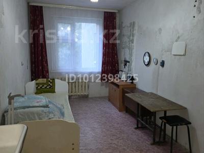 1-бөлмелі пәтер · 16 м² · 3 қабат, Шанхай ш/а. 105/2, бағасы: 1.8 млн ₸ в Актобе, мкр Шанхай