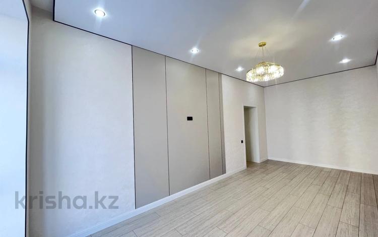 2-комнатная квартира · 58 м² · 12/13 этаж, Улица А 52 за 32.9 млн ₸ в Астане, Сарайшык р-н — фото 2