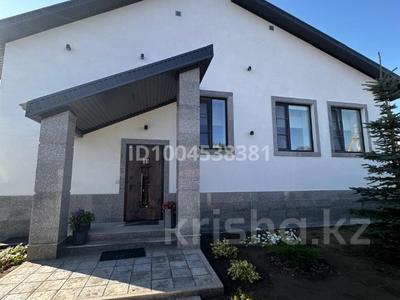 Отдельный дом · 6 комнат · 201.5 м² · 15 сот., Победа 18 за 262 млн 〒 в Уральске