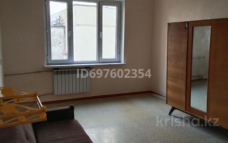 1-комнатная квартира, 31 м², 5/5 этаж, мкр Север 57 за 11.2 млн 〒 в Шымкенте, Енбекшинский р-н — фото 2