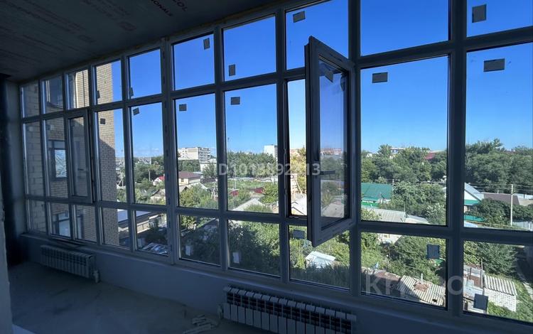 2-бөлмелі пәтер · 72 м² · 5/6 қабат, Сокол 68 — Пентагон, бағасы: 32 млн ₸ в Уральске — фото 2