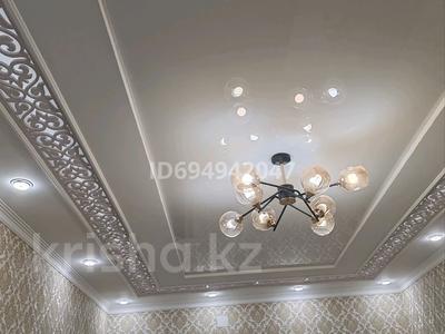 3-комнатная квартира · 70.2 м² · 2/5 этаж, 6-й мкр 19 — Дом быта, Базар рядом, Дана Шум, кафешки все рядом Школа рядом Садик за 28.5 млн 〒 в Актау