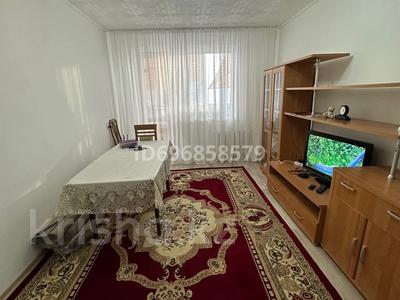 Продажа квартир в Западно-Казахстанской обл.: 2-комнатная квартира · 56 м² · 3/5 этаж, 4микрорайон 6 — Курмет магазин за 17.5 млн 〒 2-комнатная квартира · 56 м² · 3/5 этаж, 4микрорайон 6 — Курмет магазин за 17.5 млн 〒 в Аксае
