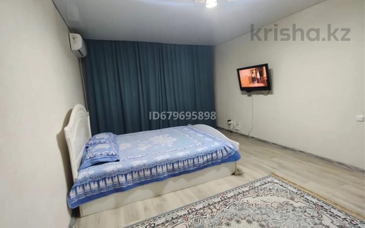 1-бөлмелі пәтер · 40 м² · 1/5 қабат, Астана ш/а., Толе би — Толе би и 31 школа, 10 мкр, жайык арена, дк молодежи, жайык самалы, азия мол, автопарк, променад, цон, 2 поликлиника, бағасы: 10 000 ₸ в Уральске, мкр Астана — фото 24