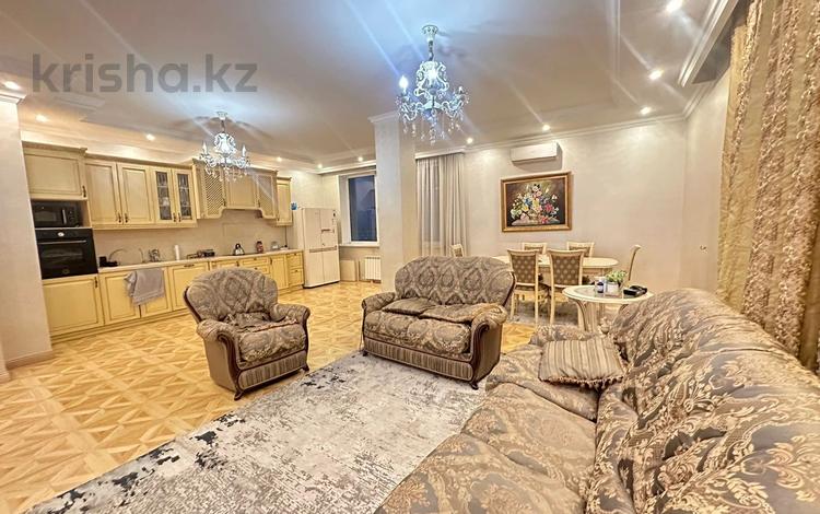 3-комнатная квартира, 125 м², 13/21 этаж помесячно, Аль-Фараби 21