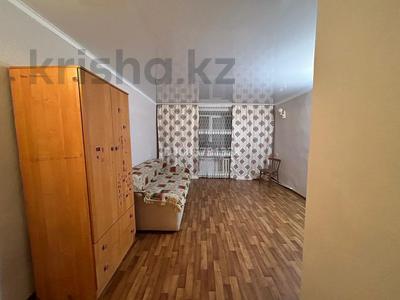 1-комнатная квартира · 35 м² · 5/5 этаж, Майкудук, 18й микрорайон 17/1 за 8 млн 〒 в Караганде, Алихана Бокейханова р-н