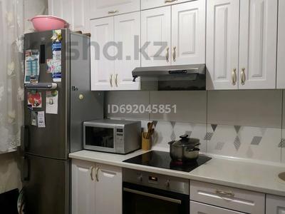 3-бөлмелі пәтер · 64 м² · 9/9 қабат, Майкудук, Майкудук, мкр Голубые пруды 4 — Поликлиника, Школа, детский сад, бағасы: 26 млн ₸ в Караганде, Алихана Бокейханова р-н