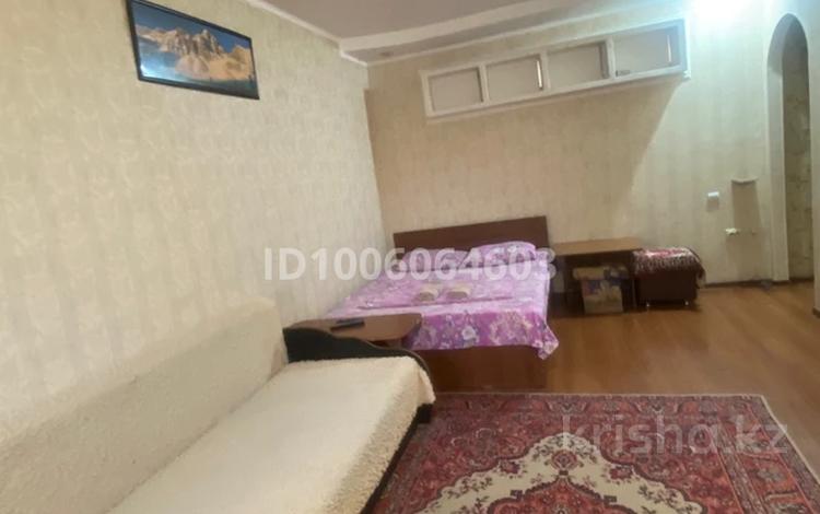 1-комнатная квартира · 30 м² · 3/4 этаж, мкр Алмагуль, Жарокова 211 за 2 000 ₸ в Алматы, Бостандыкский р-н — фото 2