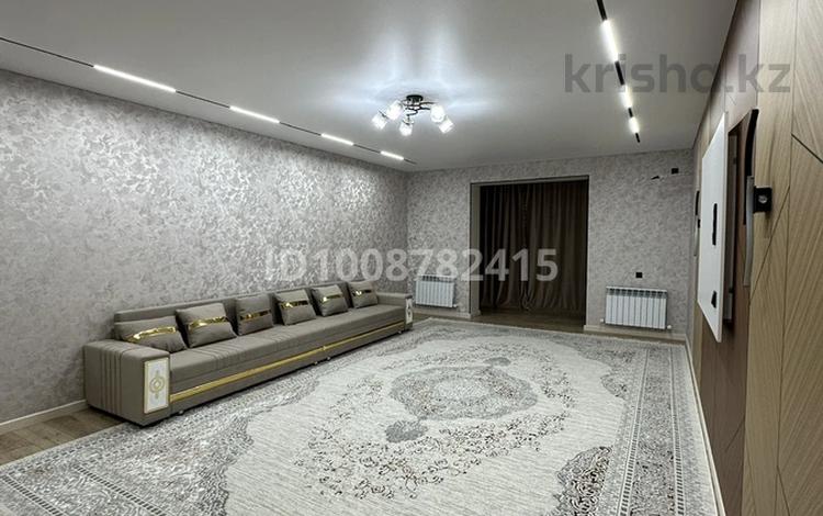3-комнатная квартира · 140 м² · 2/5 этаж, мкр. Зачаганск пгт, Жакупова за 300 000 ₸ в Уральске — фото 6